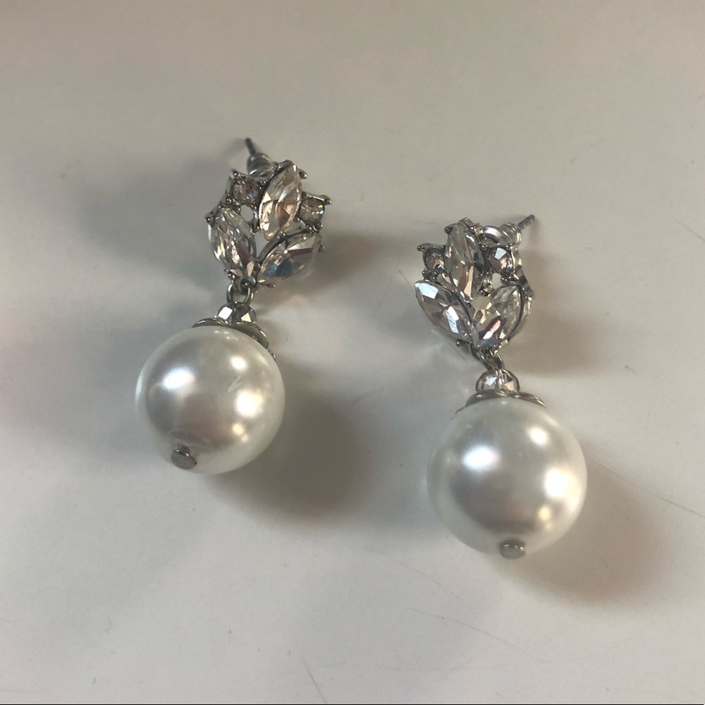 Dangly Pearl Earrings